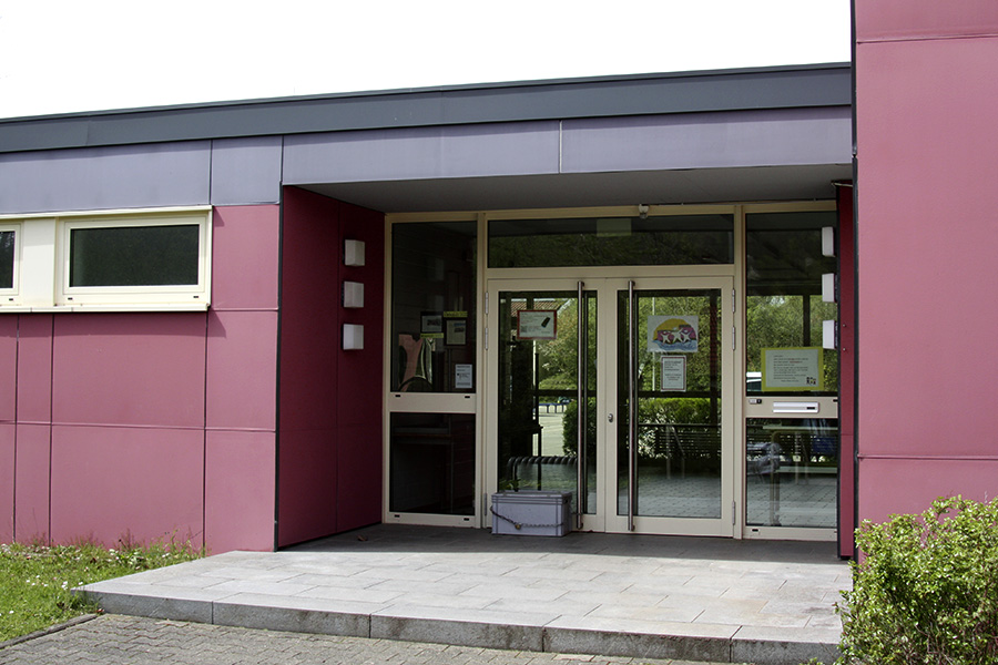 Eingang Schule